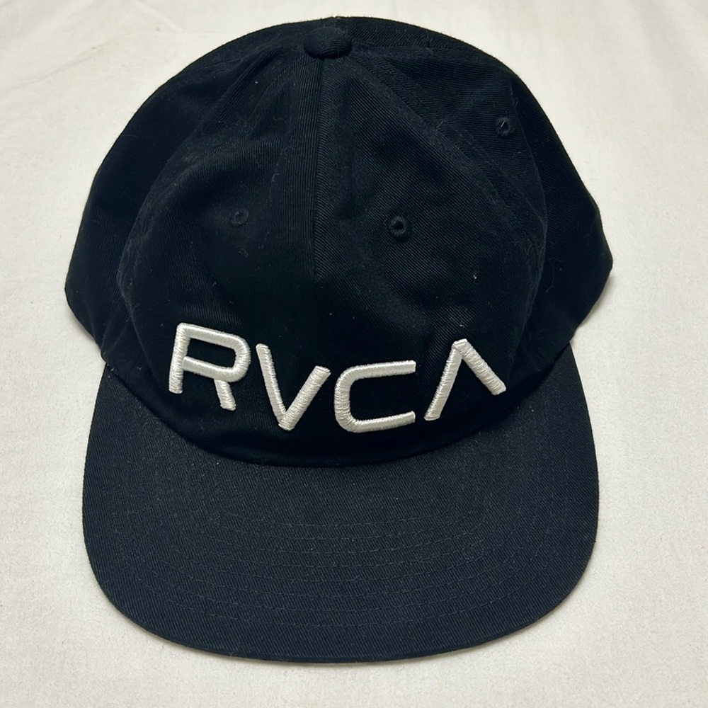 Black RVCA mid fit snapback